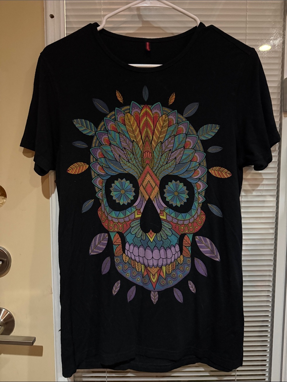 Men's Black Short-Sleeve Graphic Skull Tee - Multicolor Print